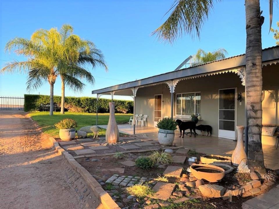 3 Bedroom Property for Sale in Upington Rural Northern Cape